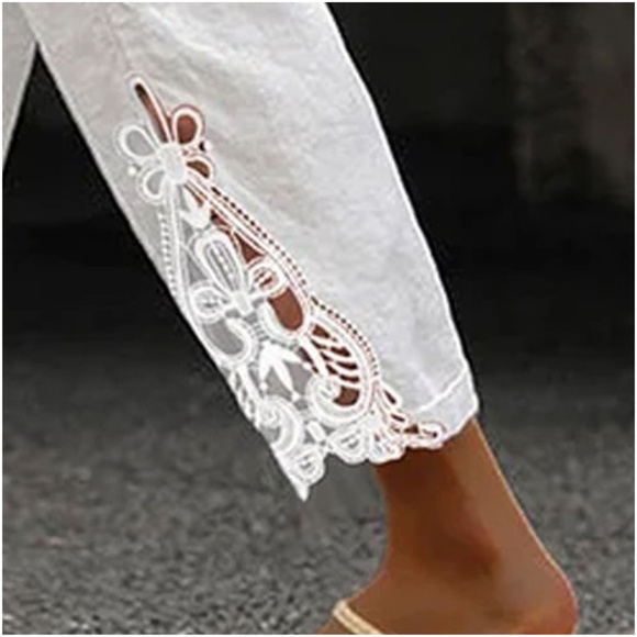White Lace Detail Pockets pants - Picture 4 of 6